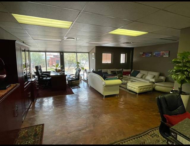 INDUSTRIAL PROPERTY TO RENT IN HENNOPSPARK